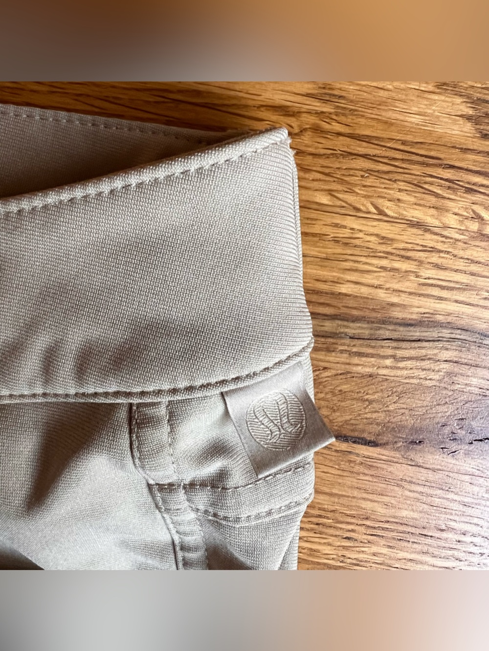 Men’s Lululemon Light Cream ABC Slim Pants